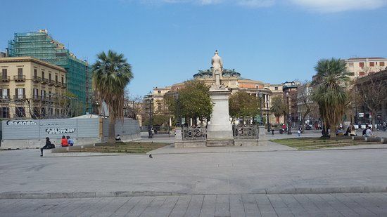 Piazza Castelnuovo
